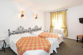  Logis - Hôtel Restaurant du Midi  Ревель